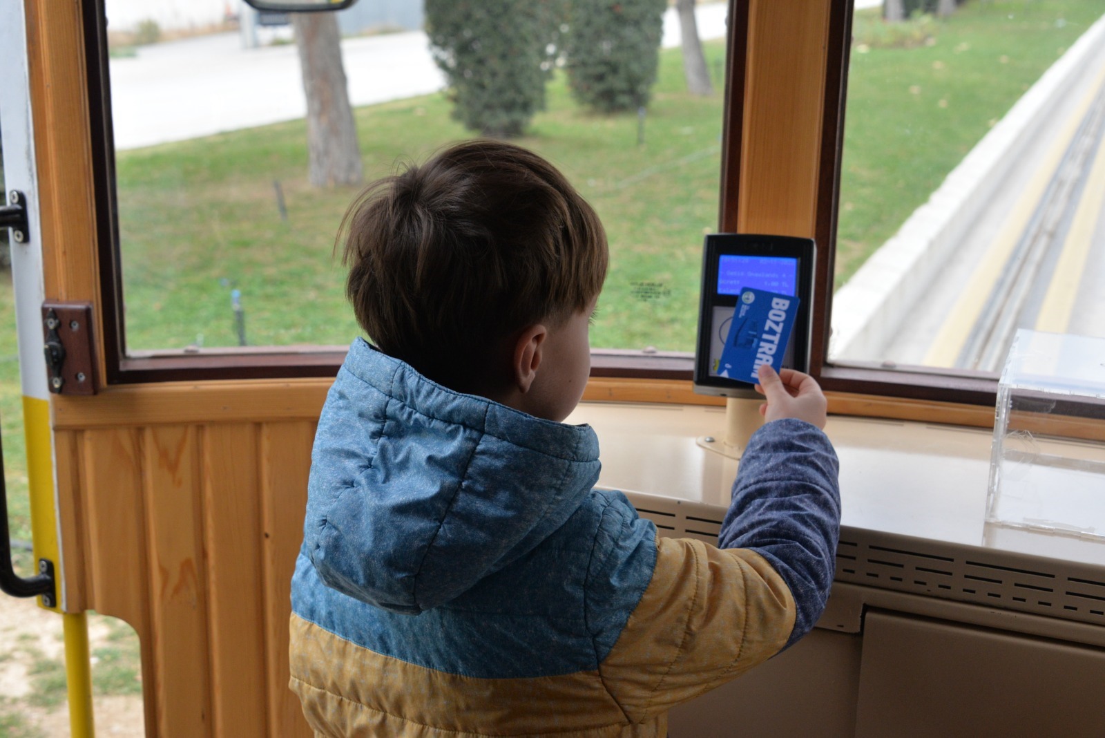 Turnike, kart okuyucu ve erişim kontrol altyapısı